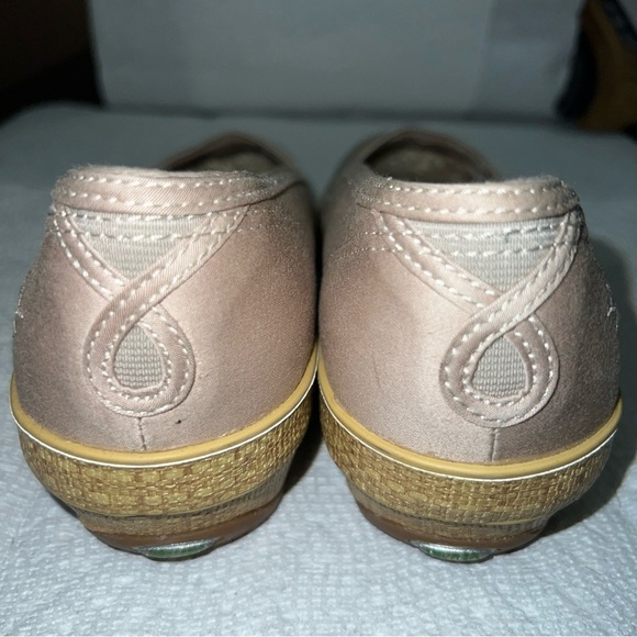 Grasshoppers Women's Size 9M- Beige/Tan Ortholite Shoes Wedge Heel Slip On - Picture 4 of 11
